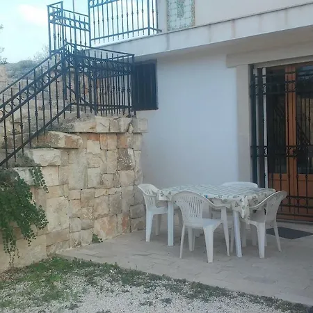 شقة Behara